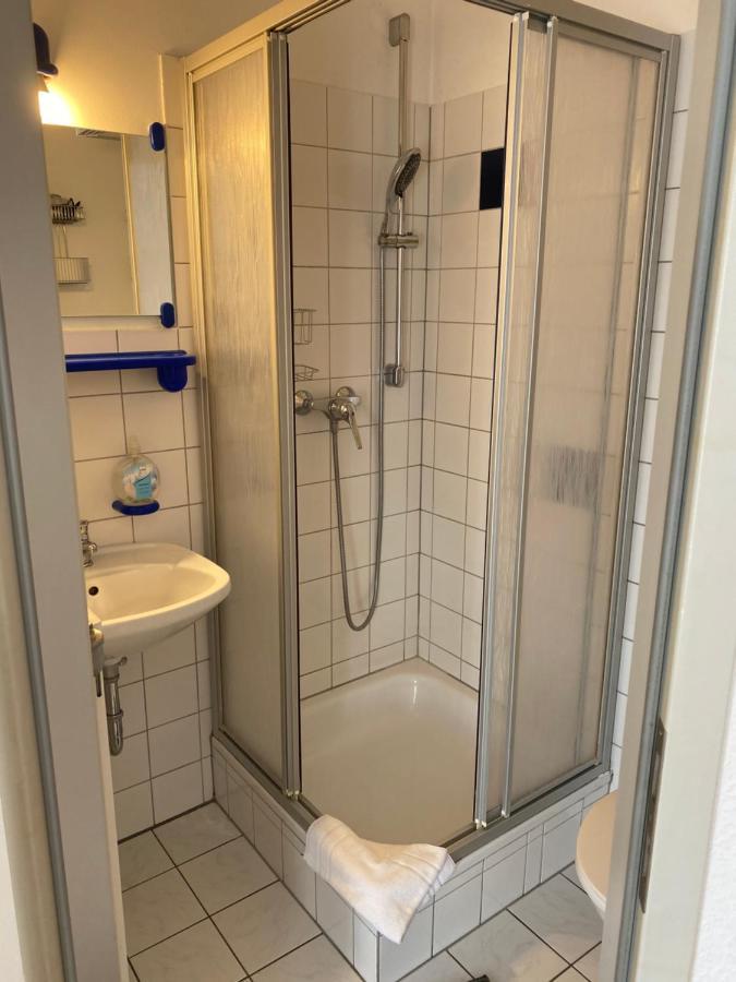 Apartmenthaus Zentrum Komfort Apartments Mit Minikuchen Verschiedener Grossen Cassel Extérieur photo