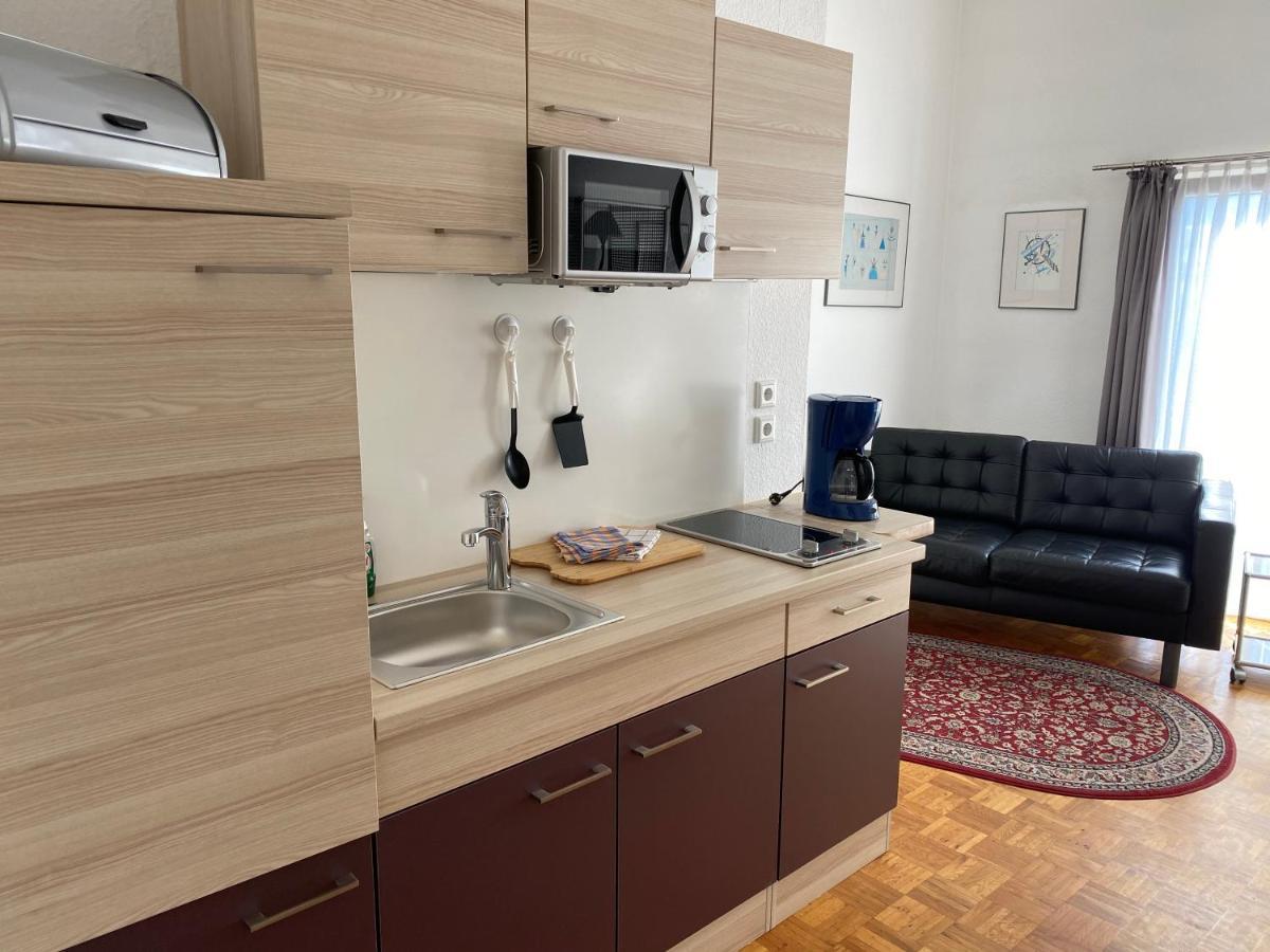 Apartmenthaus Zentrum Komfort Apartments Mit Minikuchen Verschiedener Grossen Cassel Extérieur photo