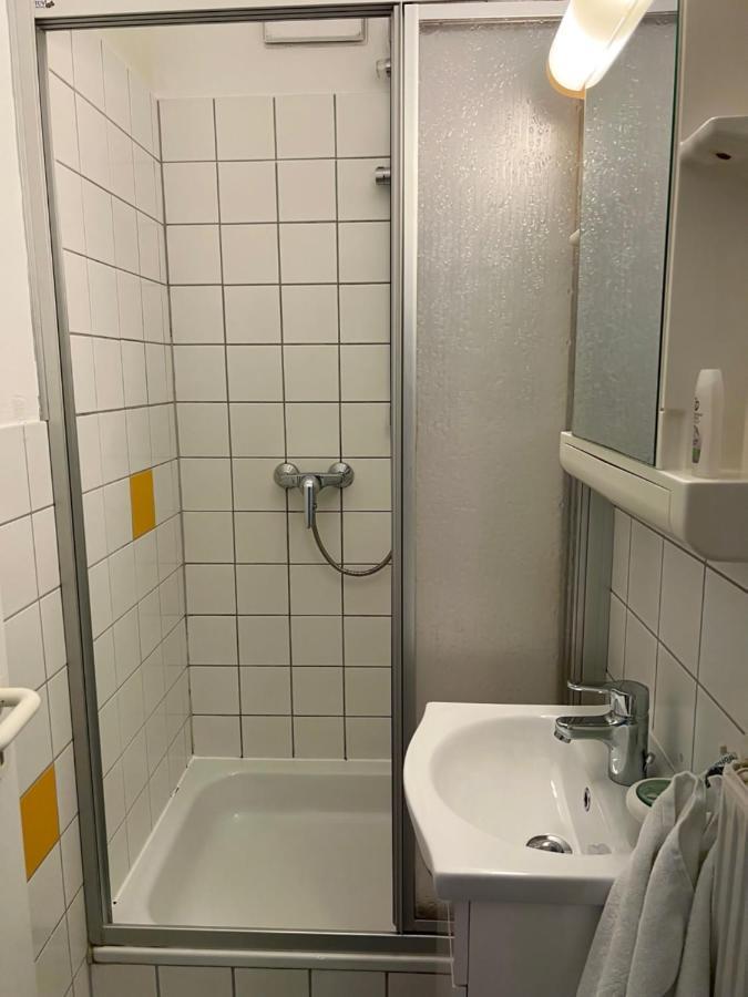Apartmenthaus Zentrum Komfort Apartments Mit Minikuchen Verschiedener Grossen Cassel Extérieur photo