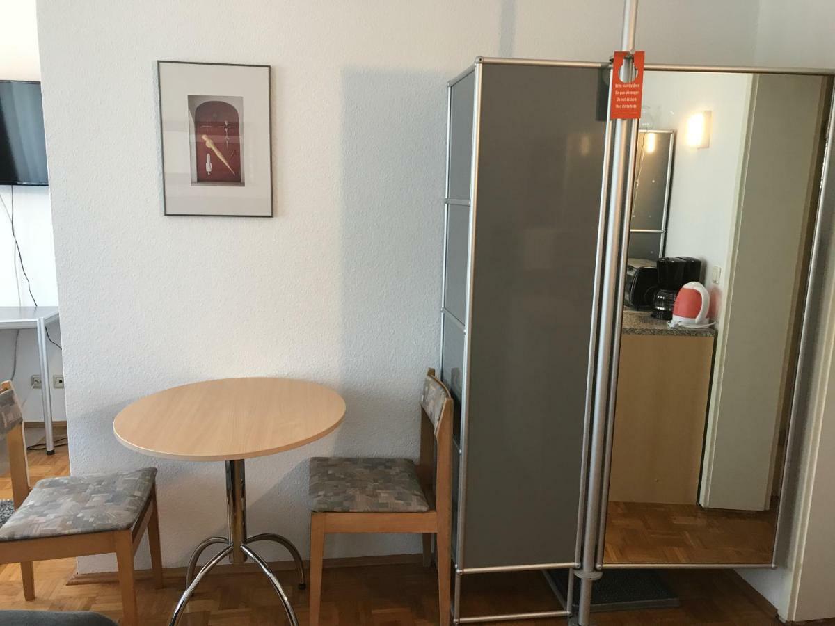 Apartmenthaus Zentrum Komfort Apartments Mit Minikuchen Verschiedener Grossen Cassel Extérieur photo