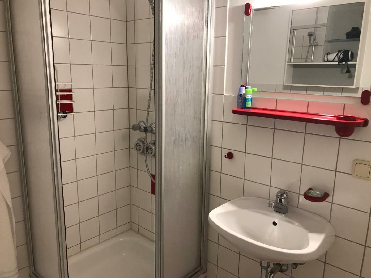 Apartmenthaus Zentrum Komfort Apartments Mit Minikuchen Verschiedener Grossen Cassel Extérieur photo