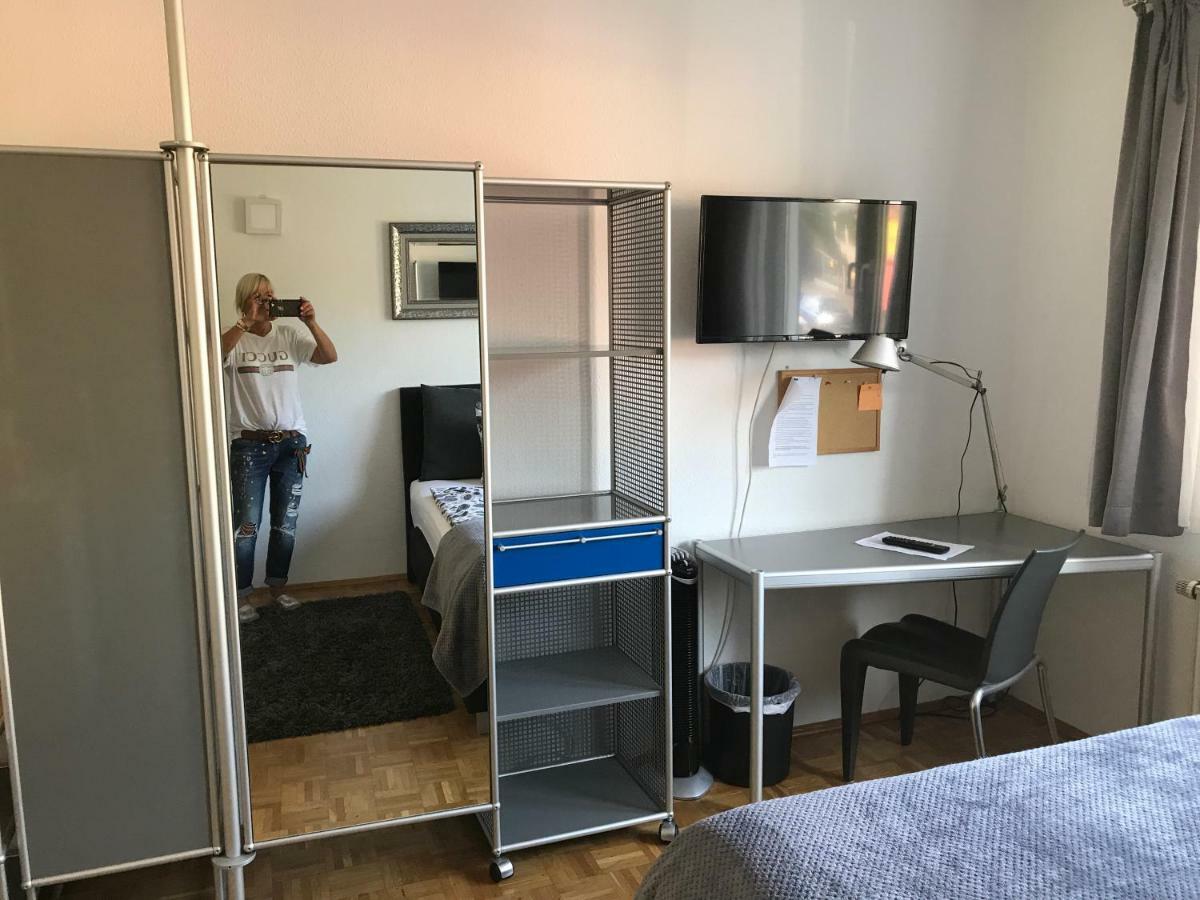 Apartmenthaus Zentrum Komfort Apartments Mit Minikuchen Verschiedener Grossen Cassel Extérieur photo
