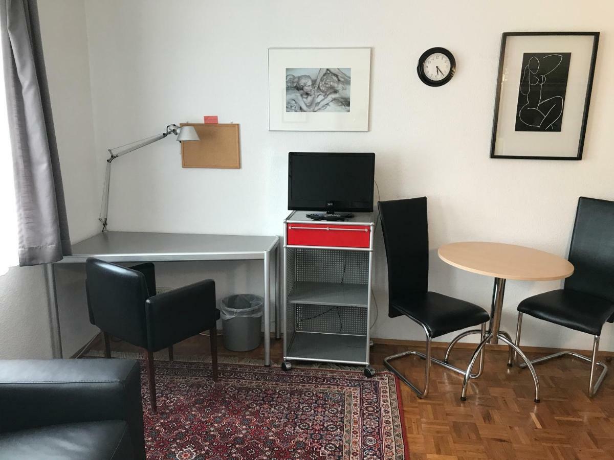 Apartmenthaus Zentrum Komfort Apartments Mit Minikuchen Verschiedener Grossen Cassel Extérieur photo