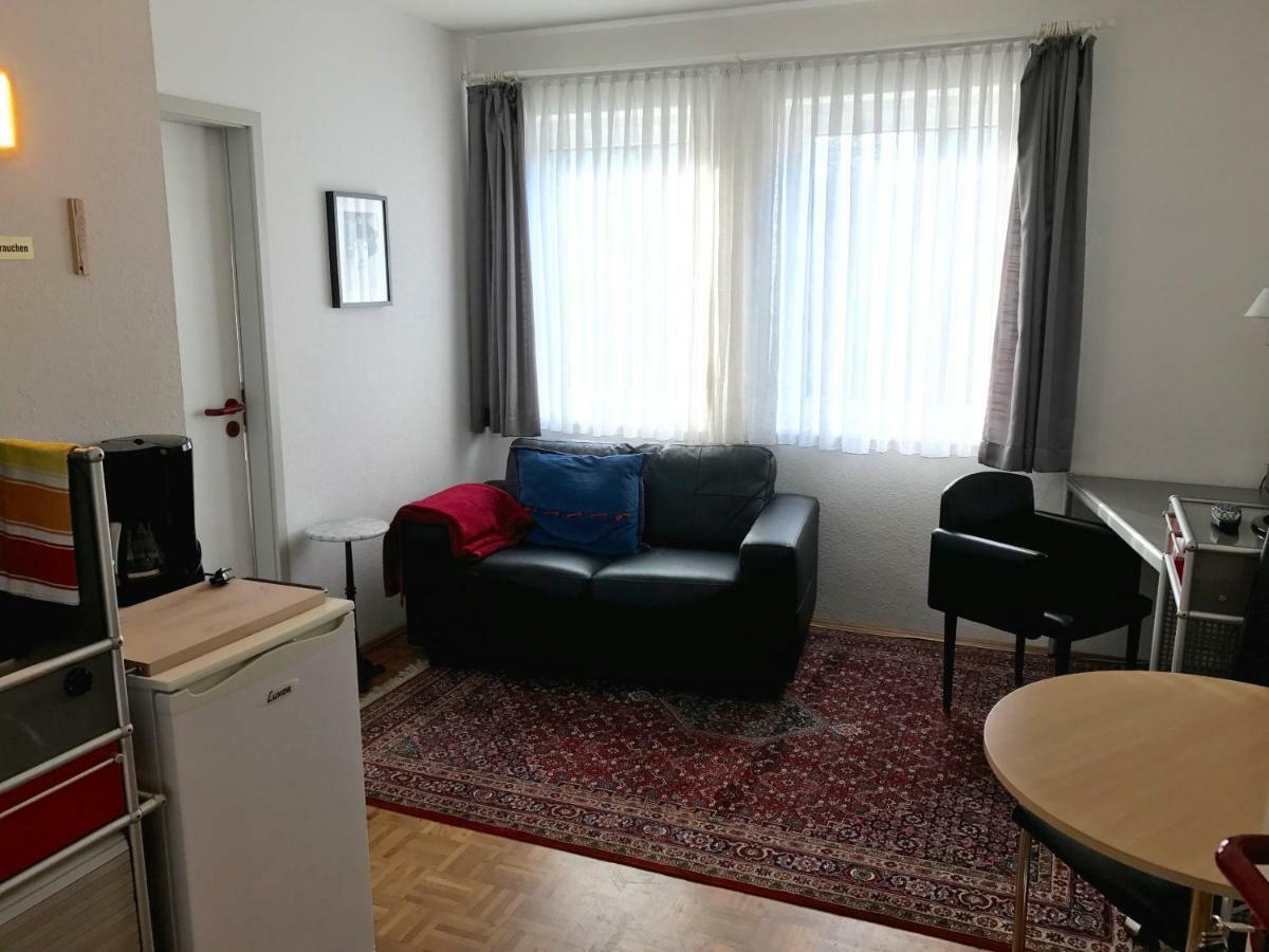 Apartmenthaus Zentrum Komfort Apartments Mit Minikuchen Verschiedener Grossen Cassel Extérieur photo