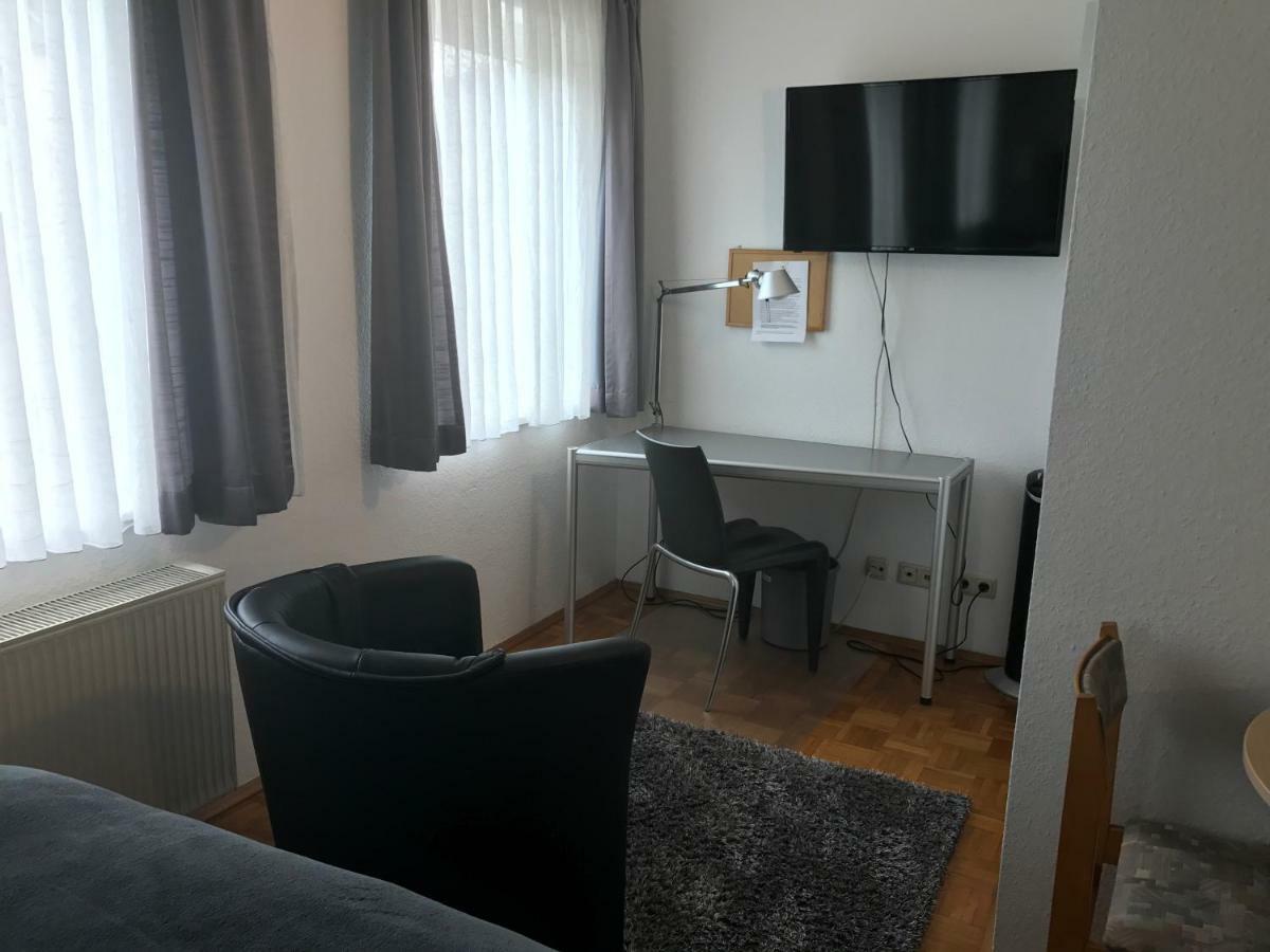 Apartmenthaus Zentrum Komfort Apartments Mit Minikuchen Verschiedener Grossen Cassel Extérieur photo