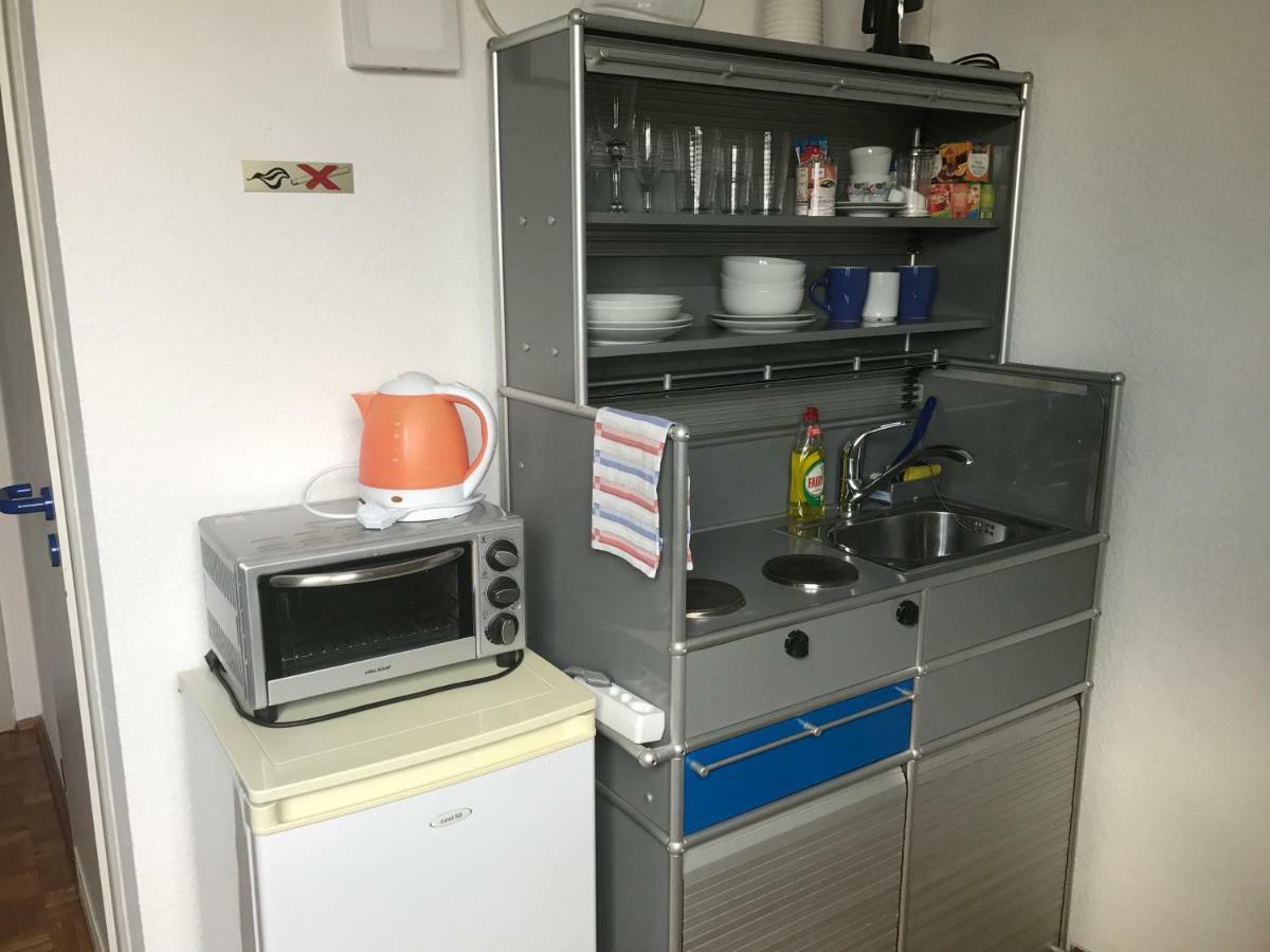 Apartmenthaus Zentrum Komfort Apartments Mit Minikuchen Verschiedener Grossen Cassel Extérieur photo