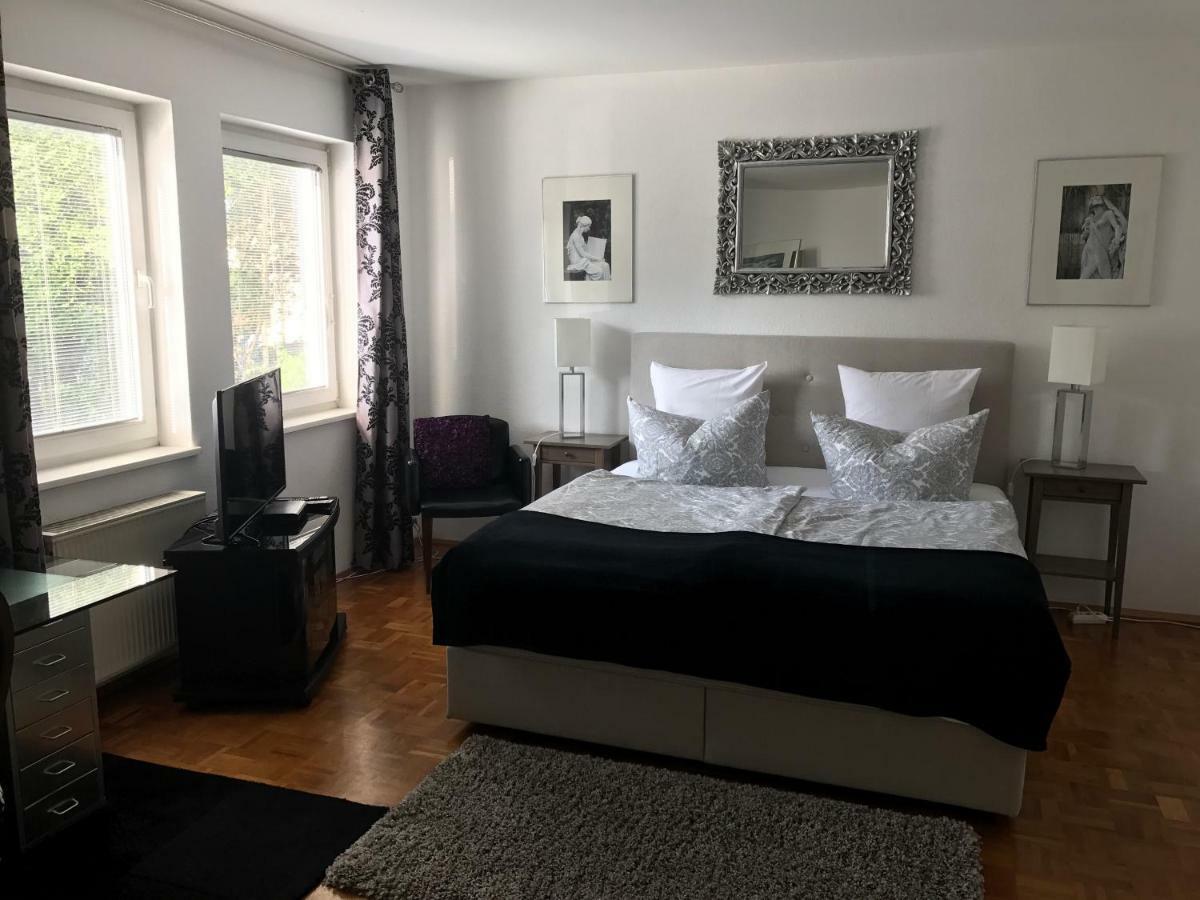 Apartmenthaus Zentrum Komfort Apartments Mit Minikuchen Verschiedener Grossen Cassel Extérieur photo